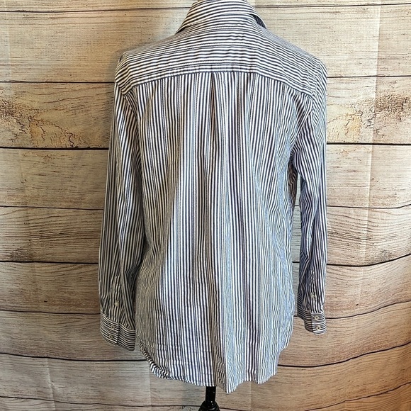 Talbots Casual Button Down Shirt Striped Collared Size Medium Cotton Blue White - Picture 6 of 9